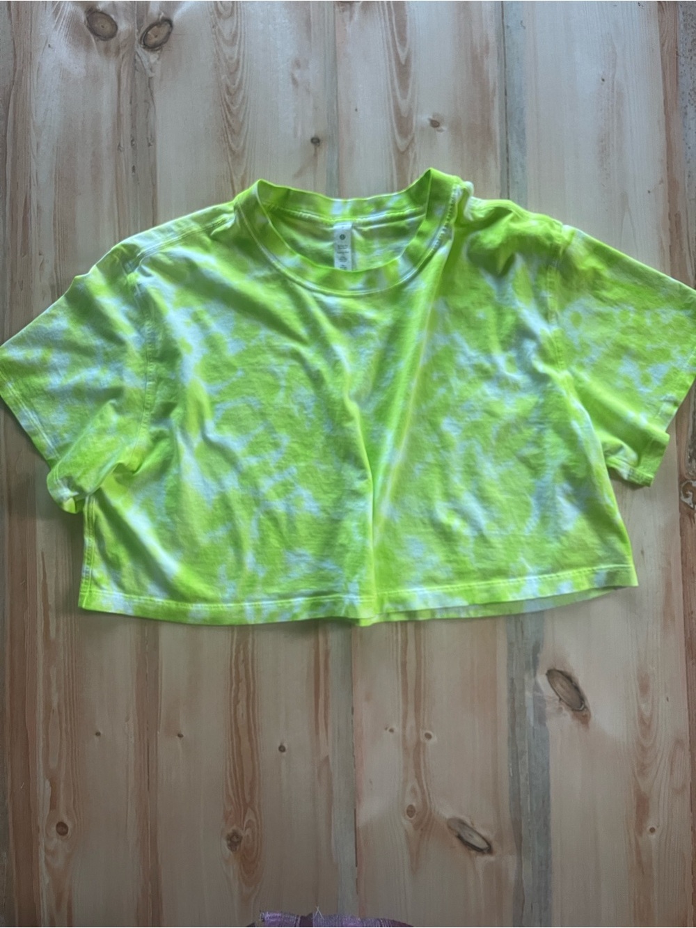 Lululemon Neon Yellow Tie-Dye oversized and Croppped Tee - Women